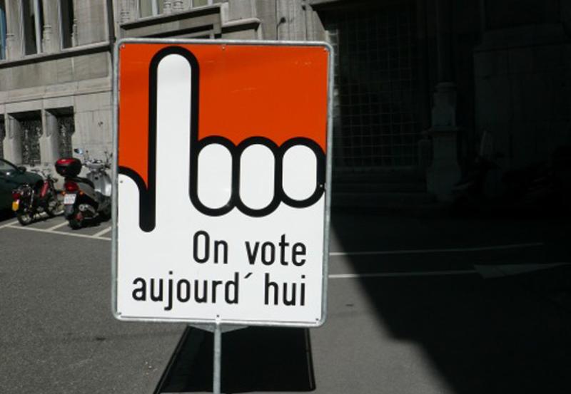 On vote, panneau jour de votation